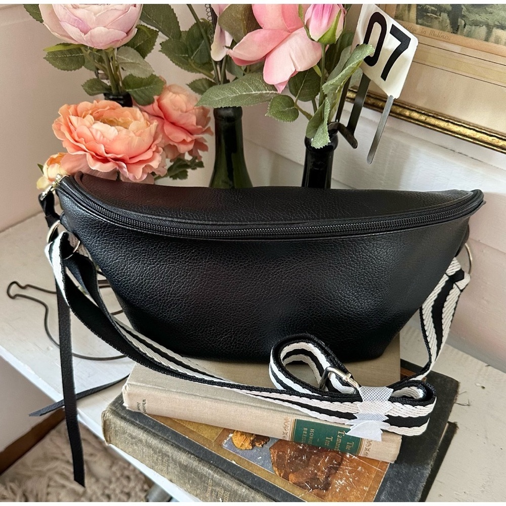 Black faux leather bum bag/fanny pack